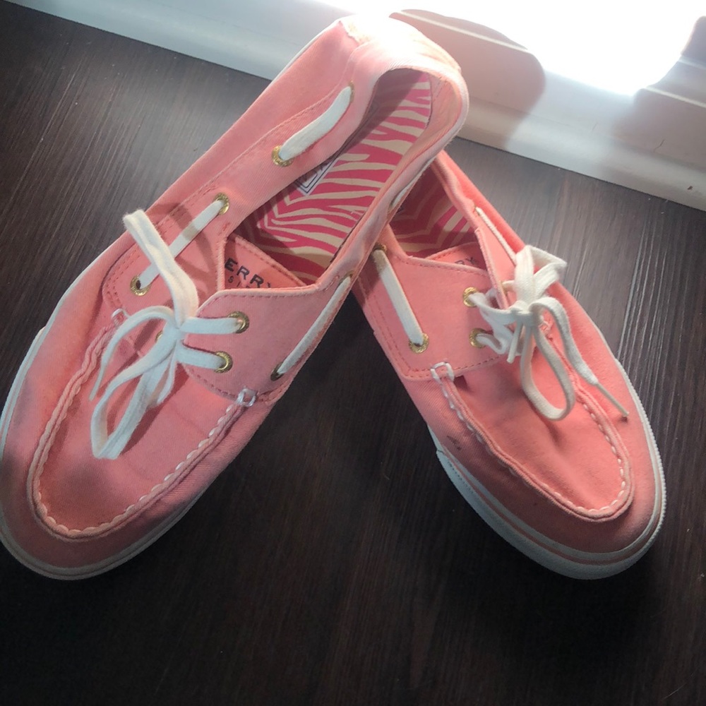 Size 9 Sperry boat shoe